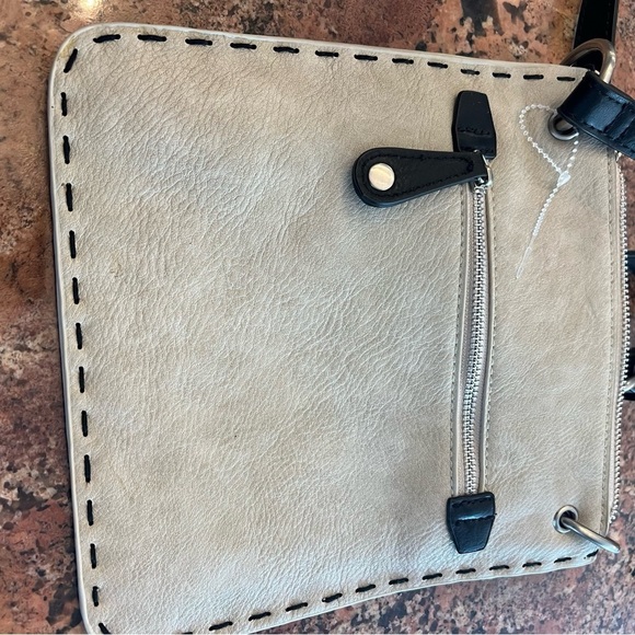 Shiraleah Cream and Black Crossbody Bag - Picture 3 of 12
